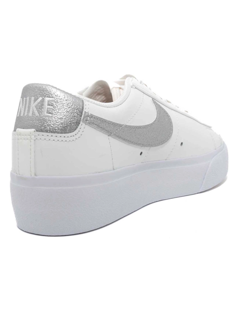 imagem de Sneakers Nike Blazer Plataforma Baixa4