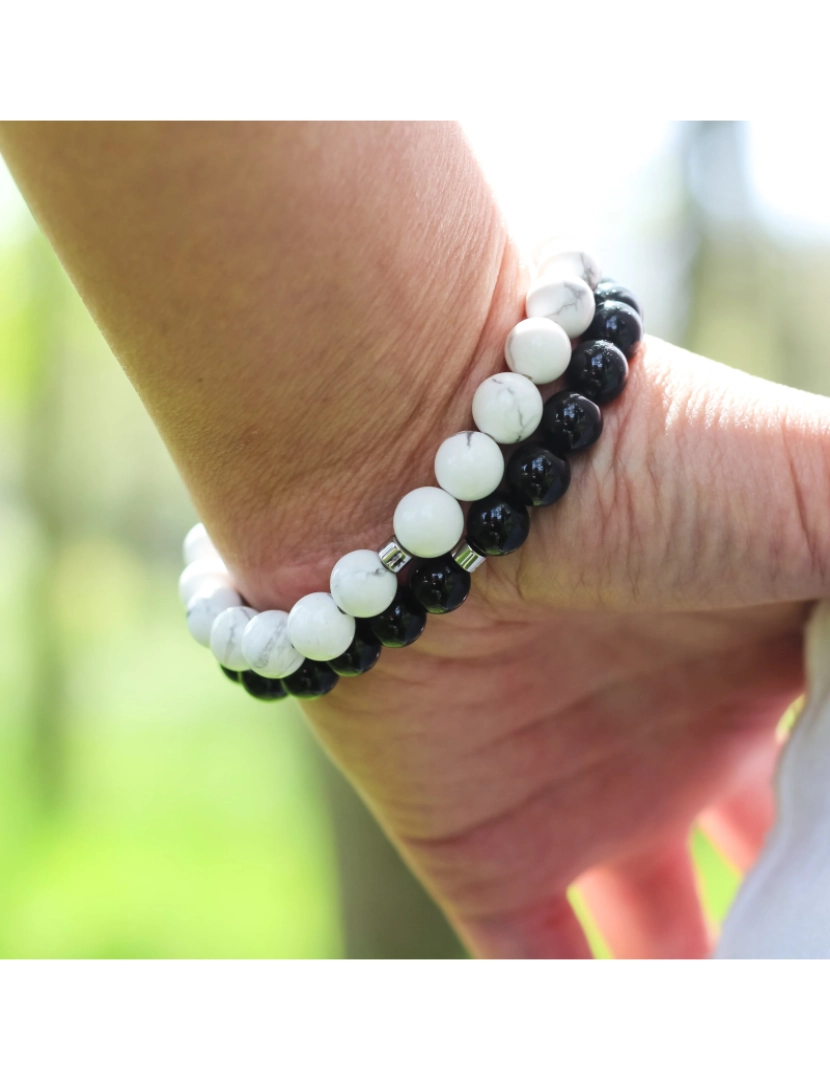 imagem de Pulseiras DistânciaTM Branco Howlite e Preto Ágata8