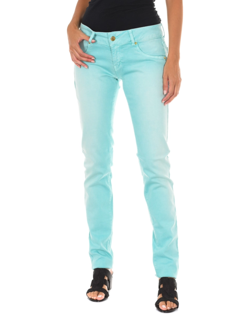 imagem de Calça jeans comprida confeccionada em tecido elástico10DBF0155-G272 mulher1