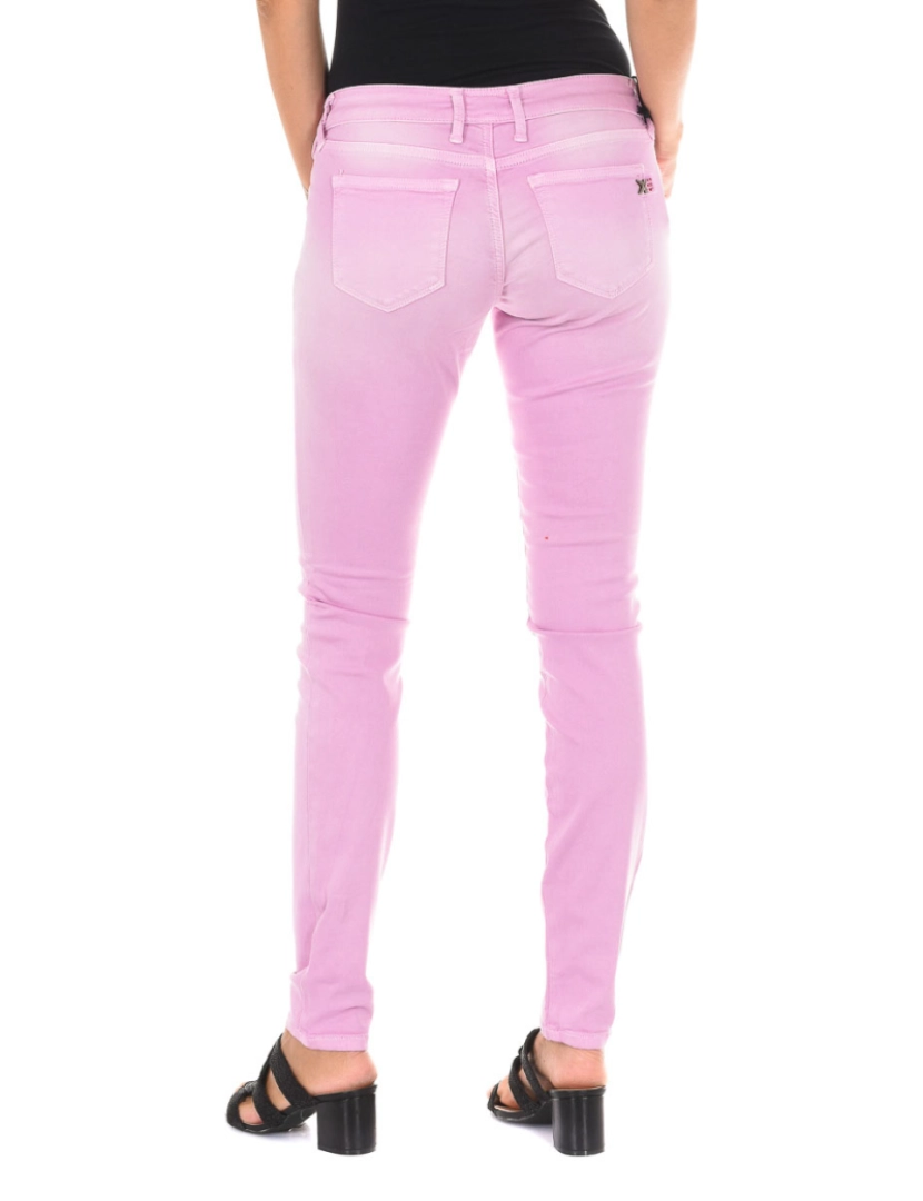 imagem de Calça jeans comprida efeito usado com tecido elástico 10DB50210-G272 mulher3