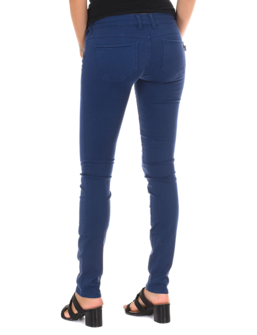 imagem de Calça jeans comprida confeccionada em tecido elástico 10DBF0312-G291 mulher3