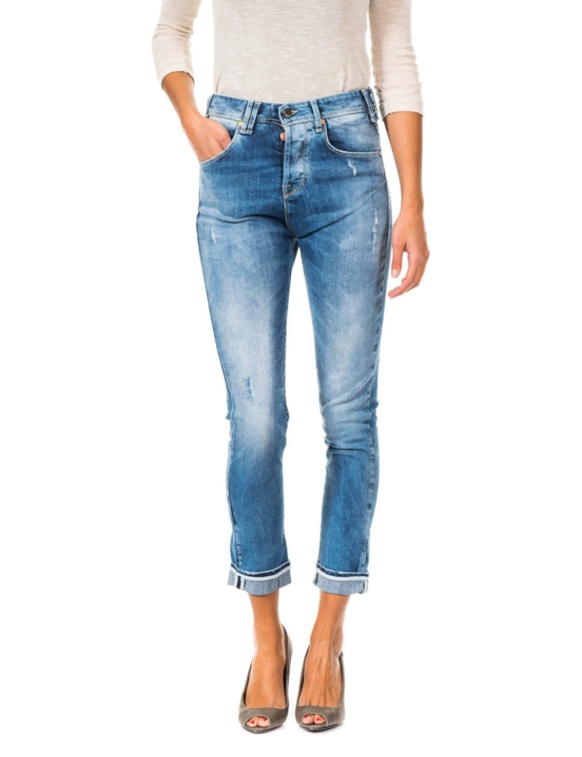 imagem de Calça jeans comprida com corte na barra reta 10DBF0667 mulher1
