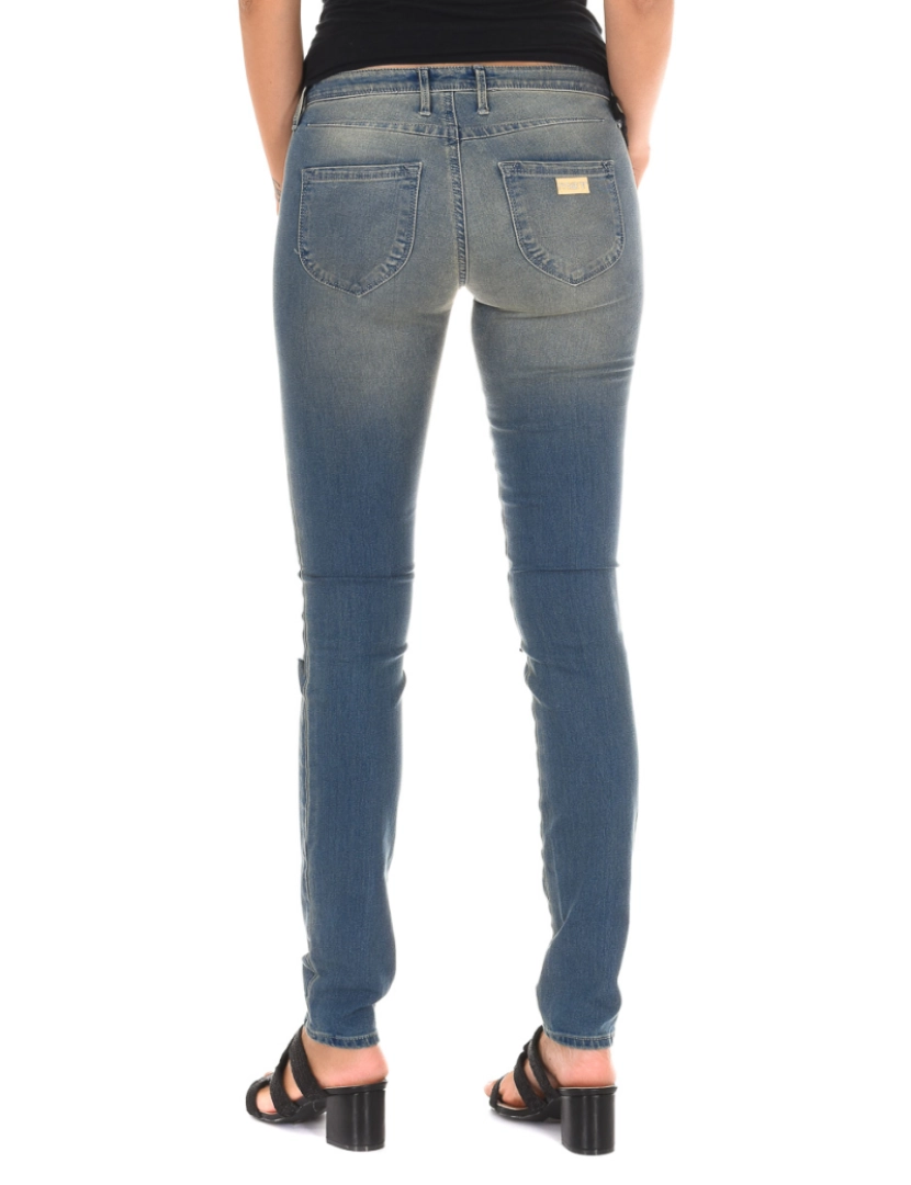 imagem de Calça jeans comprida desgastada e efeito rasgado 10DB50262 mulher3