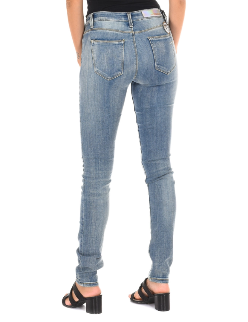 imagem de Calça jeans comprida desgastada e efeito rasgado 10DB50305 mulher3