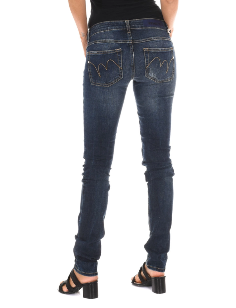 imagem de Calça jeans comprida desgastada e efeito rasgado 10DB50219 mulher3