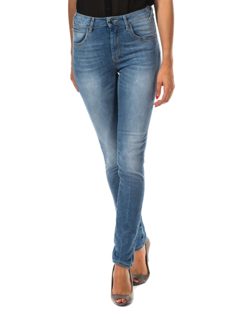 imagem de Calça jeans comprida com corte na barra reta 10DB50292 mulher1