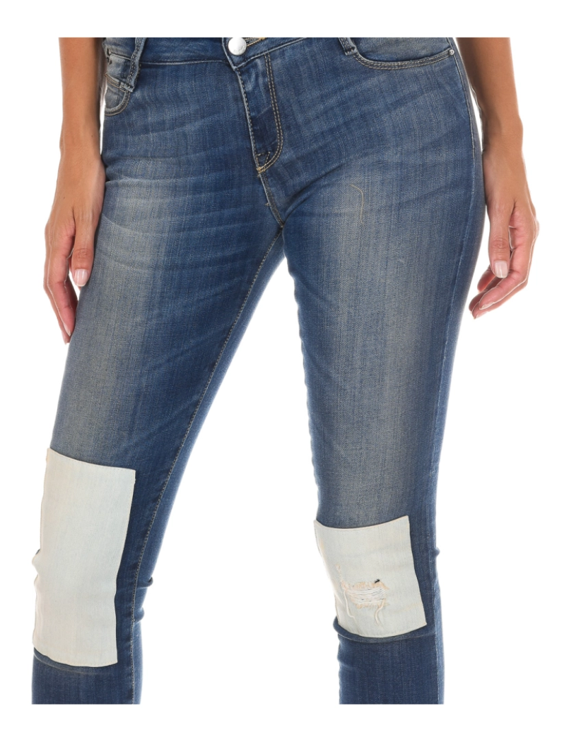 imagem de Calças jeans compridas efeito desgastado com bainha estreita 10DB50350 mulher2