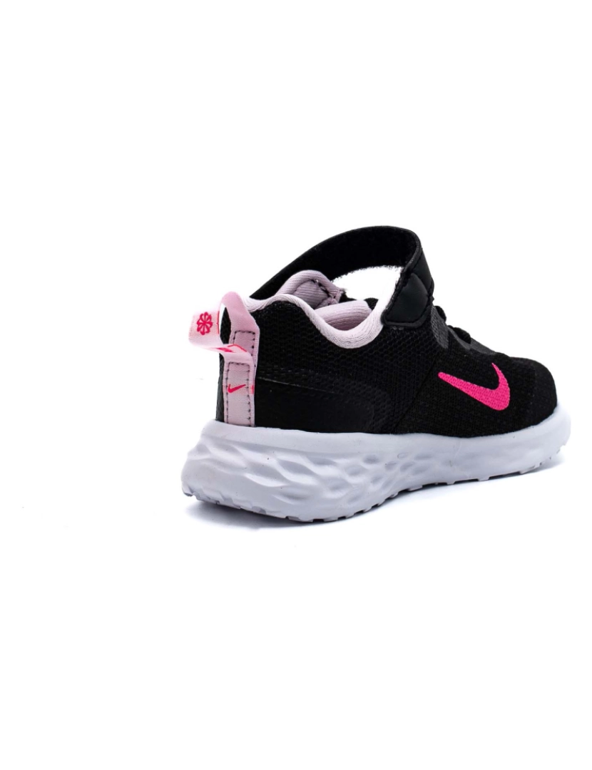 imagem de Nike Calçado Esportivo Nike Revolution 6 Nn4