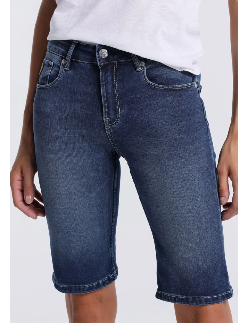 imagem de Lois Jeans - Denim Shorts | Low Rise | Size Inches3