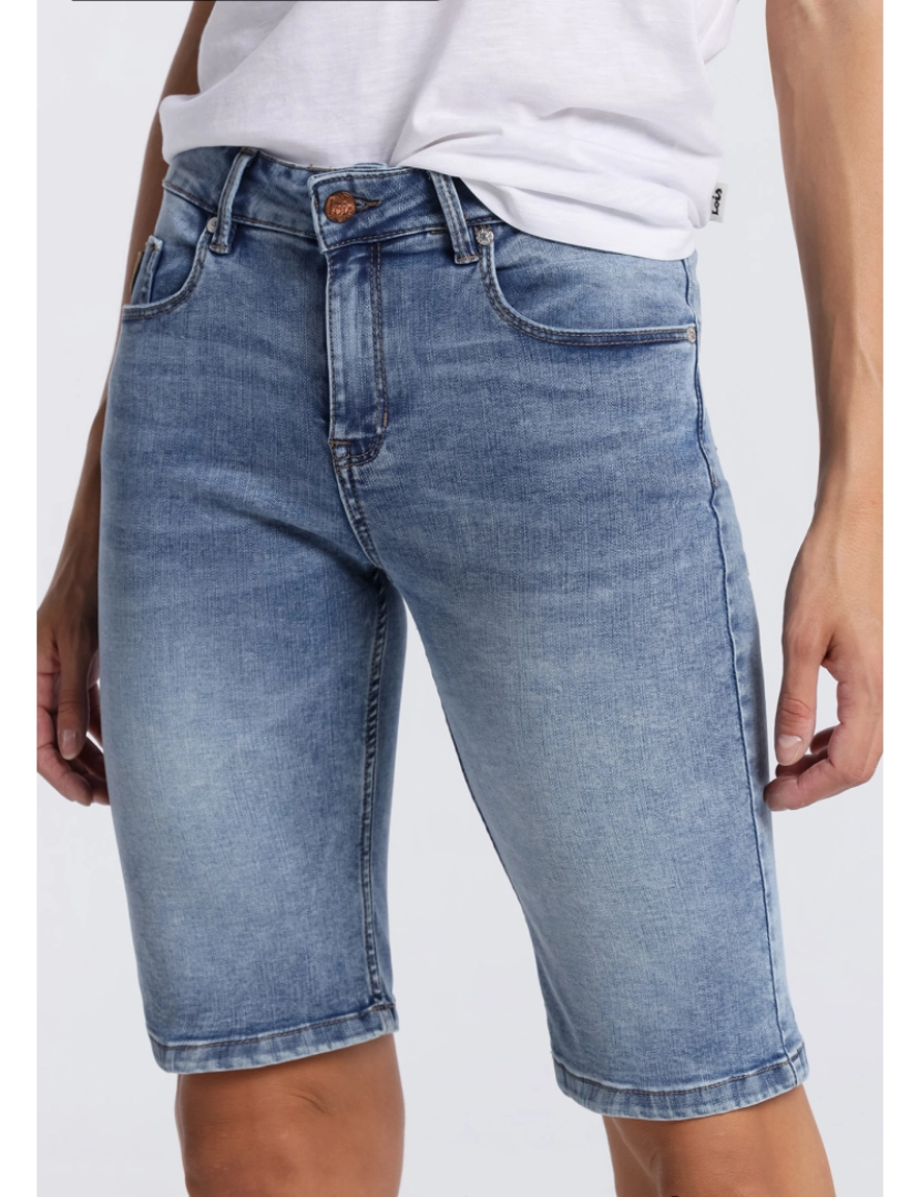 imagem de Lois Jeans - Denim Shorts | Low Rise | Size Inches3