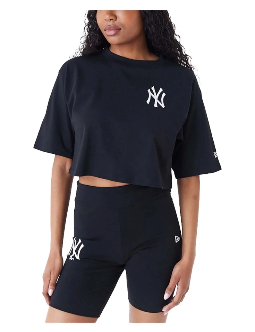 imagem de T-Shirt Nova Era Mlb Le Crop Tee Neyyan Blkwhi1