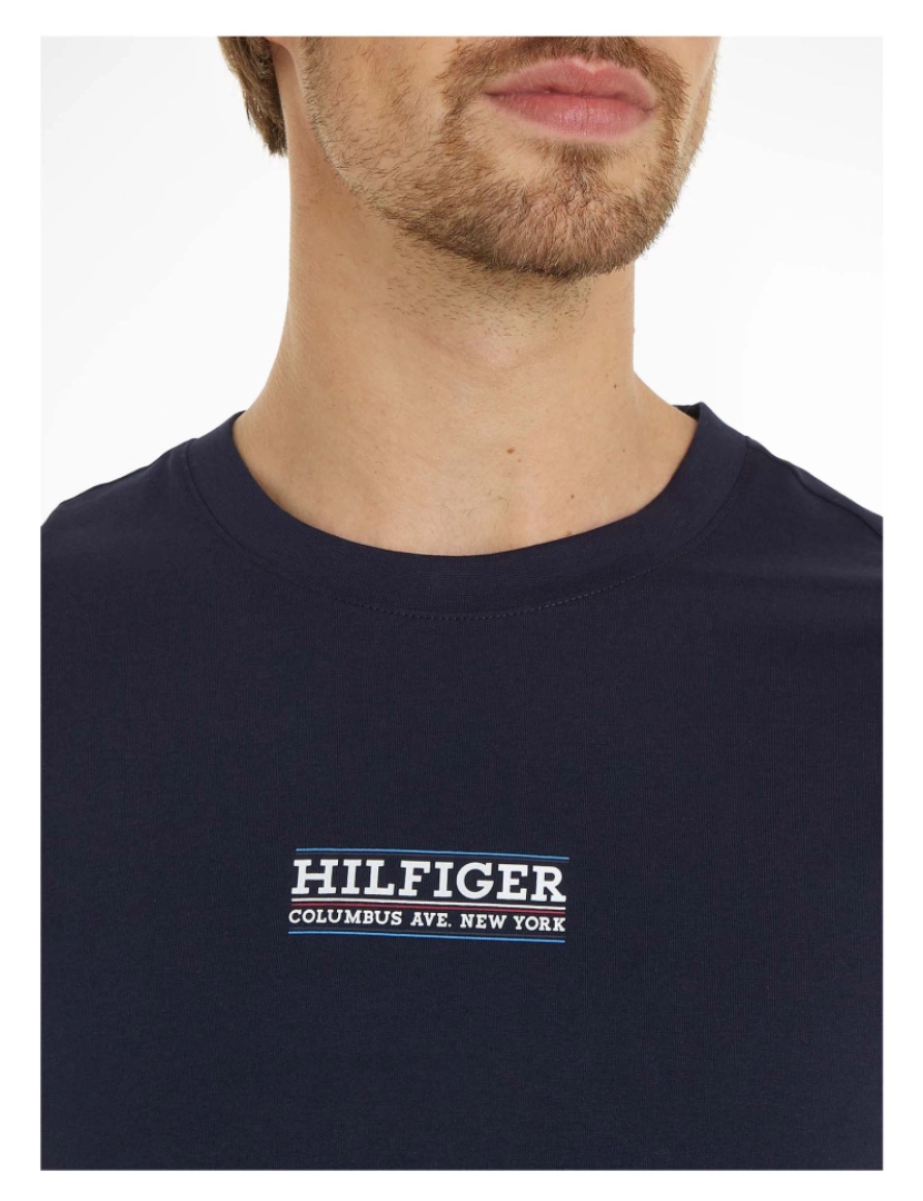 imagem de T-Shirt Tommy Hilfiger Pequena Tee Hilfiger4