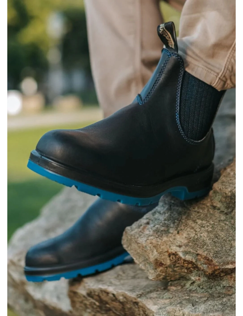 imagem de Bota Chelsea Blundstone #2343 Preta/Azul6