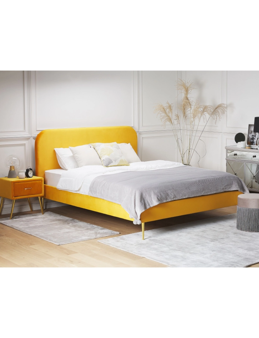 Beliani - Cama de casal em veludo amarelo 180 x 200 cm FLAYAT