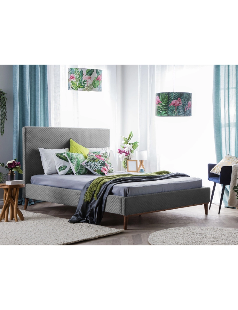 Beliani - Cama de casal em veludo cinzento claro 140 x 200 cm BAYONNE