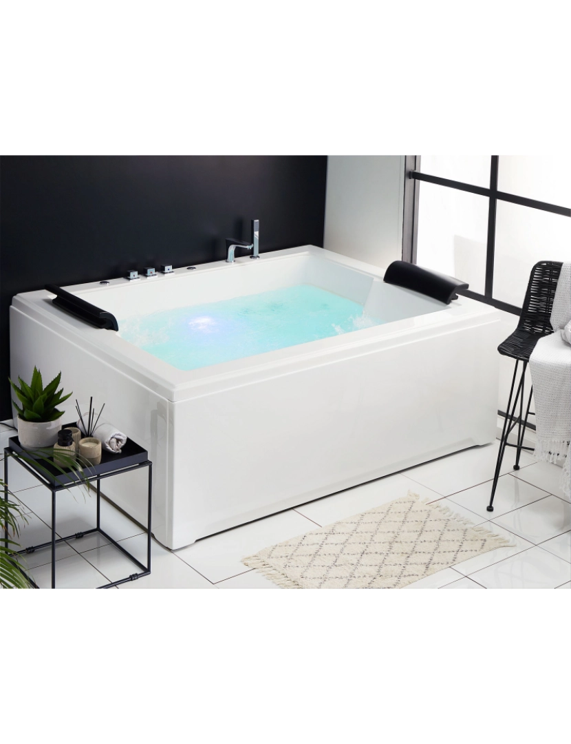 imagem de Banheira de hidromassagem em acrílico branco com LED 183 x 142 cm SALAMANCA1