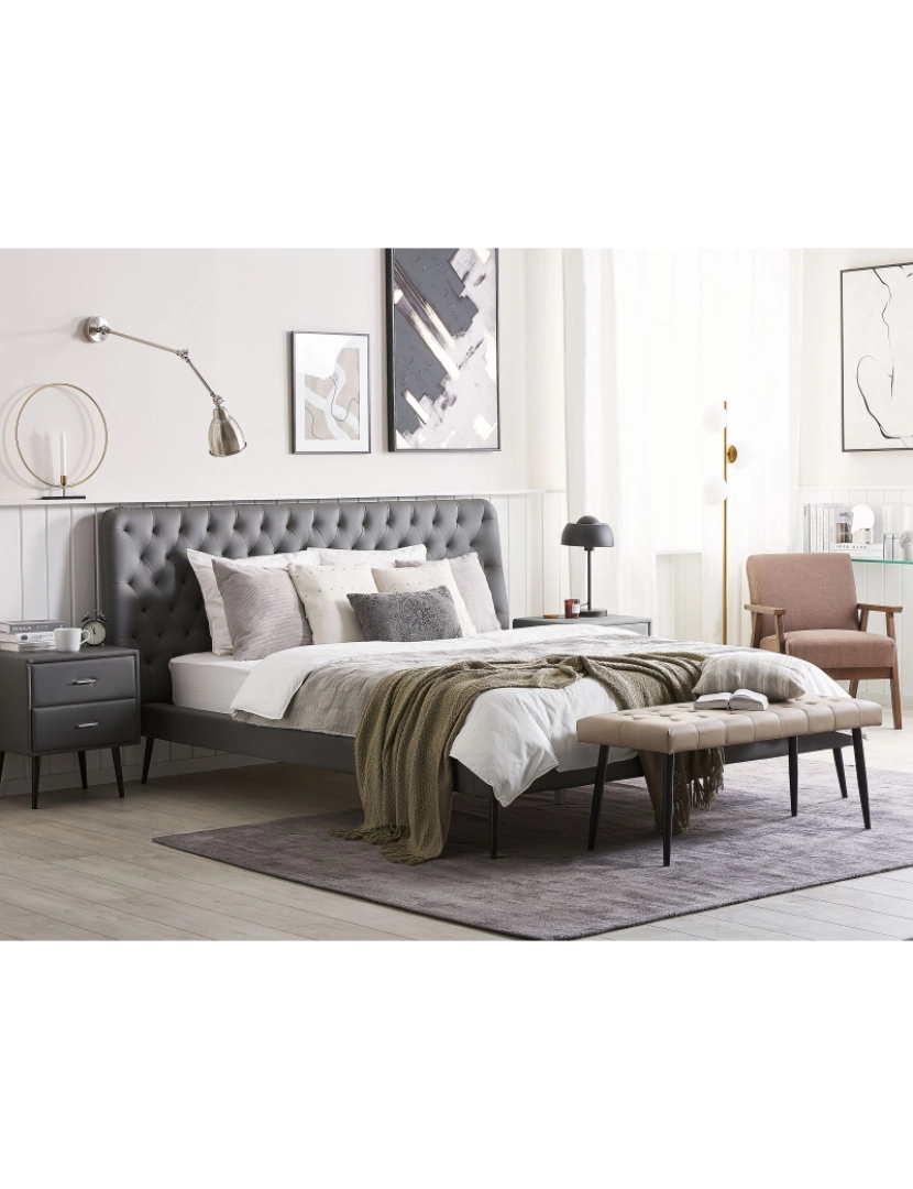 Beliani - Conjunto cinzento de 4 peças com cama para quarto de dormir 180 x 200 cm ESSONNE