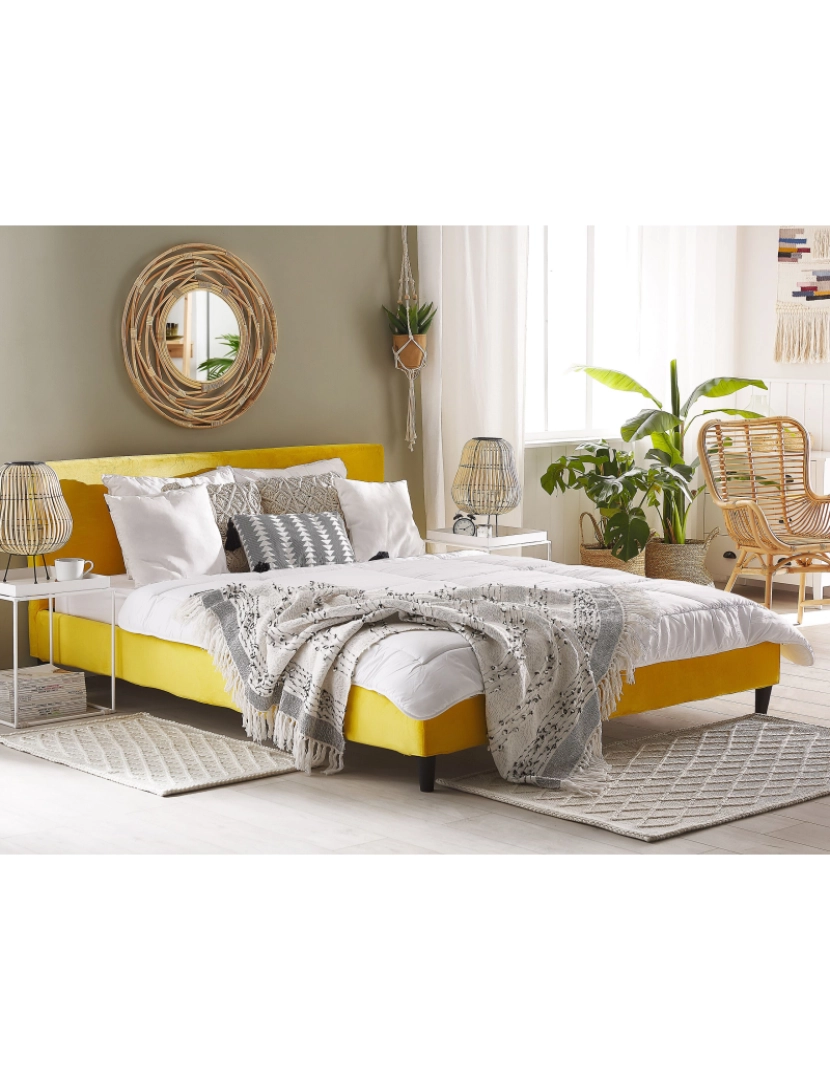 Beliani - Cama de casal em veludo amarelo 180 x 200 cm FITOU