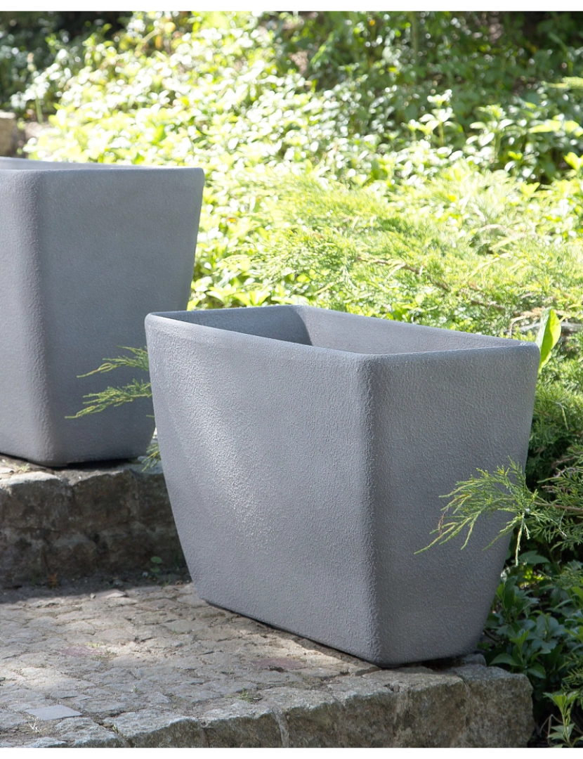 Beliani - Conjunto de 2 vasos para plantas em pedra cinzenta clara 60 x 27 x 41 cm BARIS