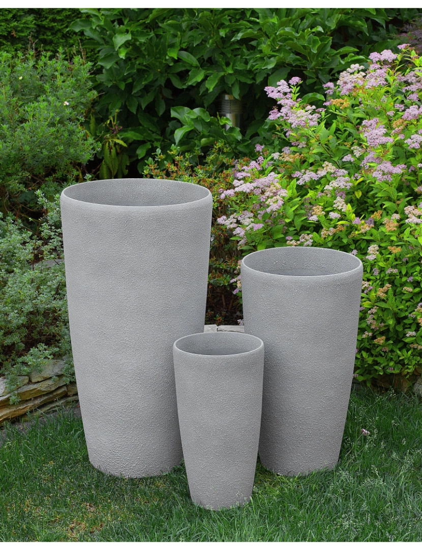 imagem de Conjunto de 2 vasos para plantas em pedra cinzenta 31 x 31 x 58 cm ABDERA1