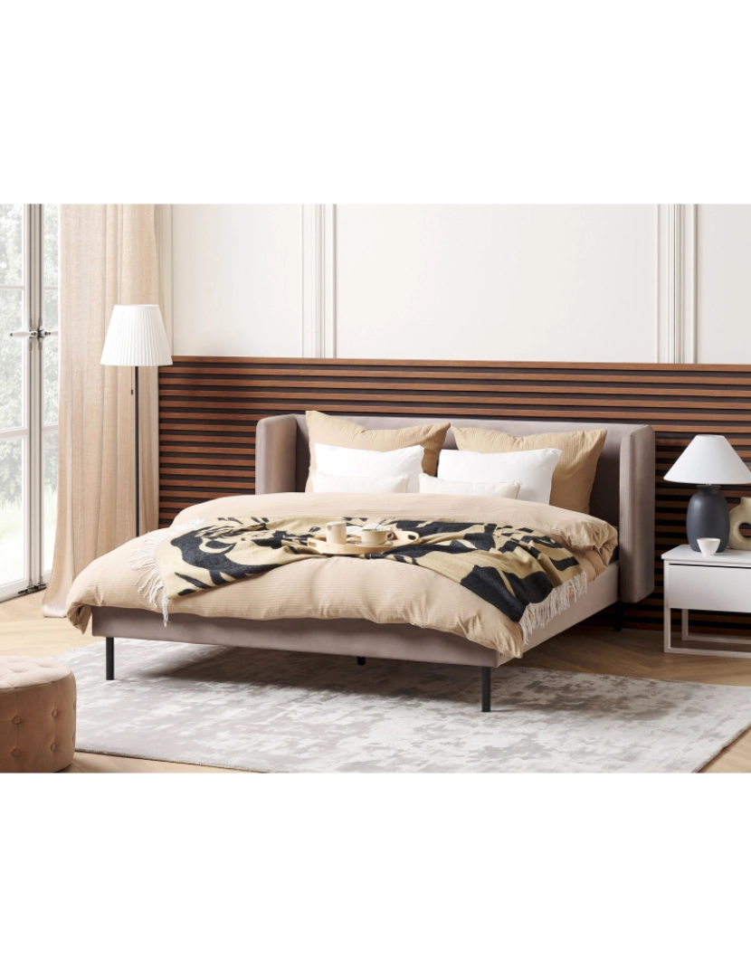 Beliani - Cama de casal em veludo taupe 160 x 200 cm ARETTE