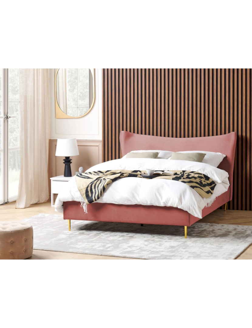 Beliani - Cama de casal em veludo rosa 160 x 200 cm CHALEIX