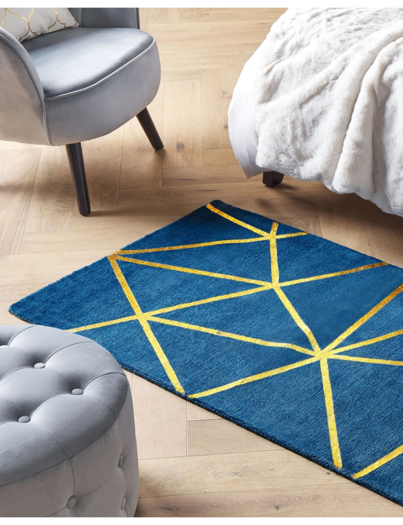 Beliani - Tapete em viscose azul marinho e dourado com padrão geométrico 80 x 150 cm HAVZA