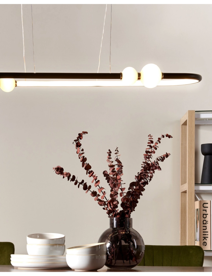 Beliani - Candeeiro de teto LED em metal preto FEALE