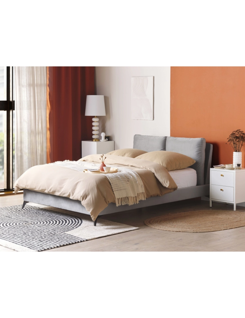 Beliani - Cama de casal em veludo cinzento 140 x 200 cm MELLE