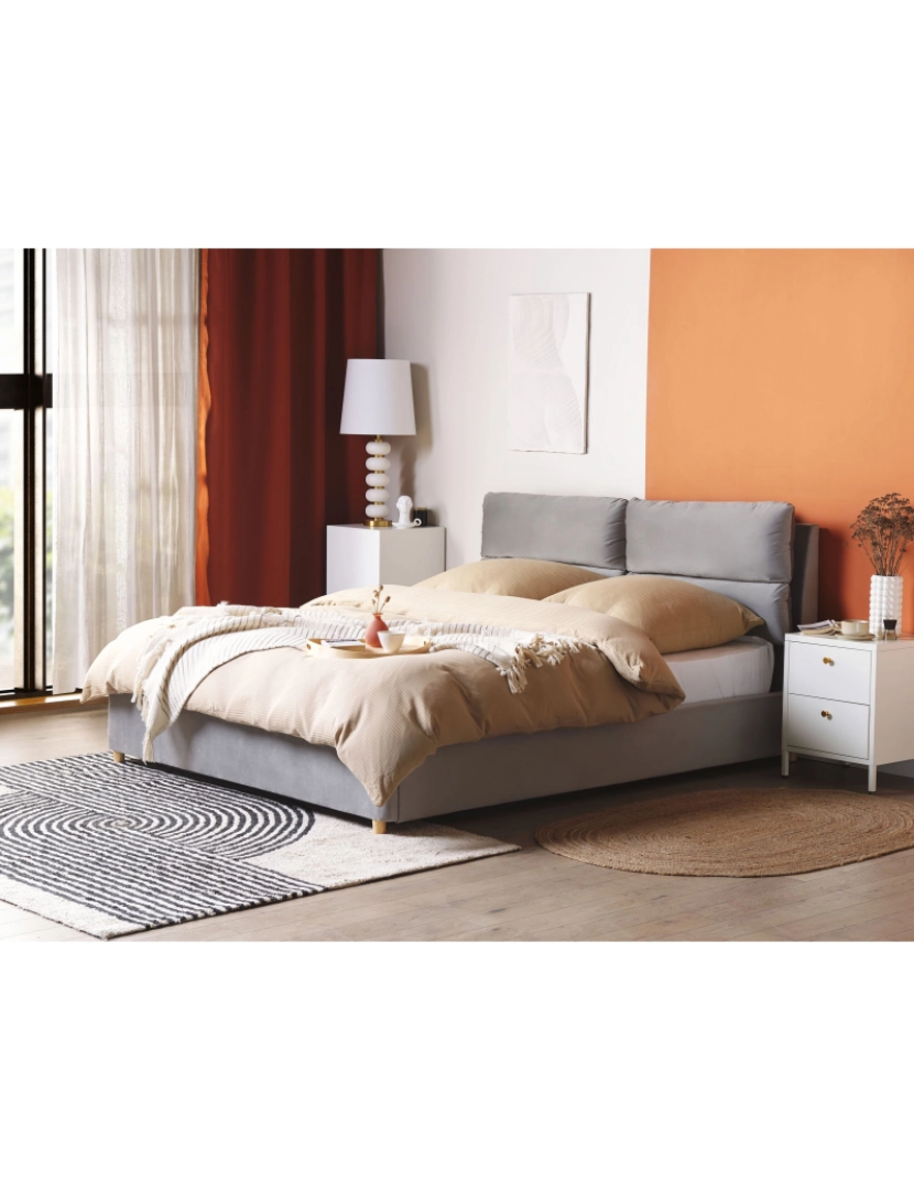 Beliani - Cama de casal com arrumação em veludo cinzento claro 160 x 200 cm BATILLY