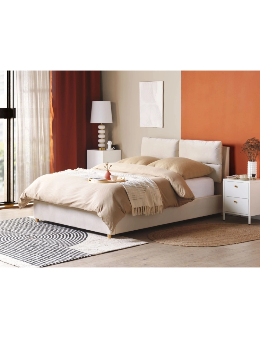 Beliani - Cama de casal com arrumação em veludo creme claro 140 x 200 cm BATILLY