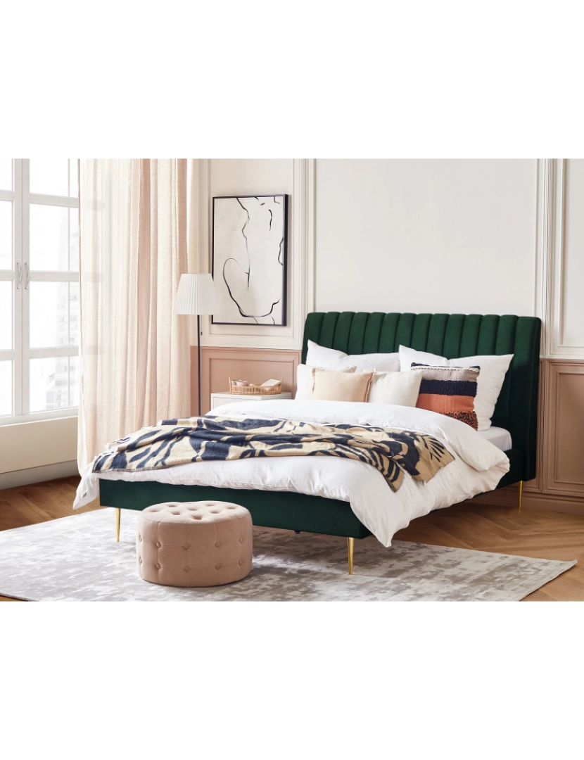 imagem de Cama de casal em veludo verde esmeralda 160 x 200 cm MARVILLE2