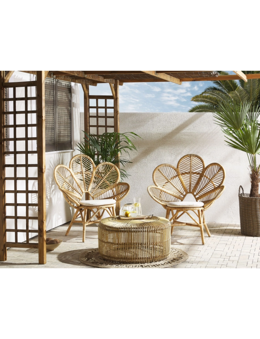 imagem de Conjunto de mesa e cadeiras com almofada Rattan Creme FLORENTINE / LIMNI2