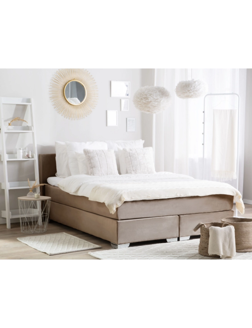 imagem de Cama de casal continental em veludo creme claro 180 x 200 cm CONSUL2