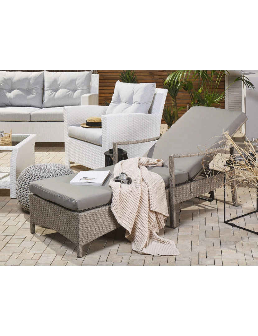 imagem de Cadeira lounge/relax com almofada Taupe VASTO2