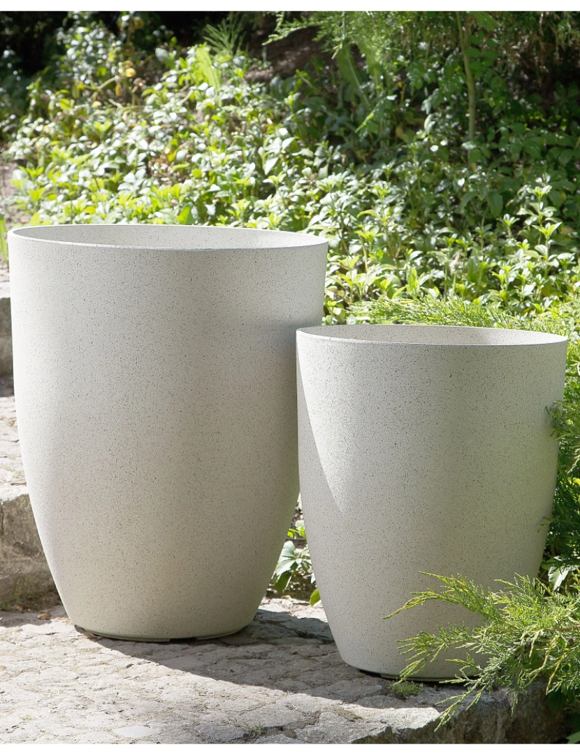 imagem de Vaso para plantas em pedra branca creme 43 x 43 x 52 cm CROTON2