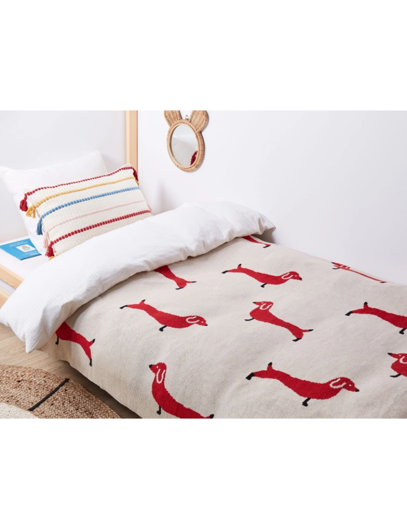 imagem de Manta infantil em algodão creme e vermelho com padrão de cães 130 x 170 cm REERH2