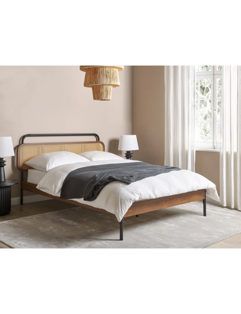 Beliani - Cama de casal em madeira escura 140 x 200 cm BOUSSICOURT