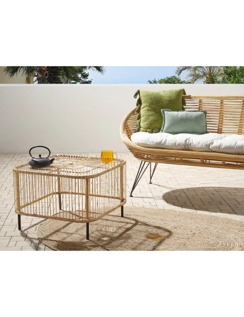 imagem de Mesa de centro em rattan natural e preto 67 x 67 cm CESENATICO2