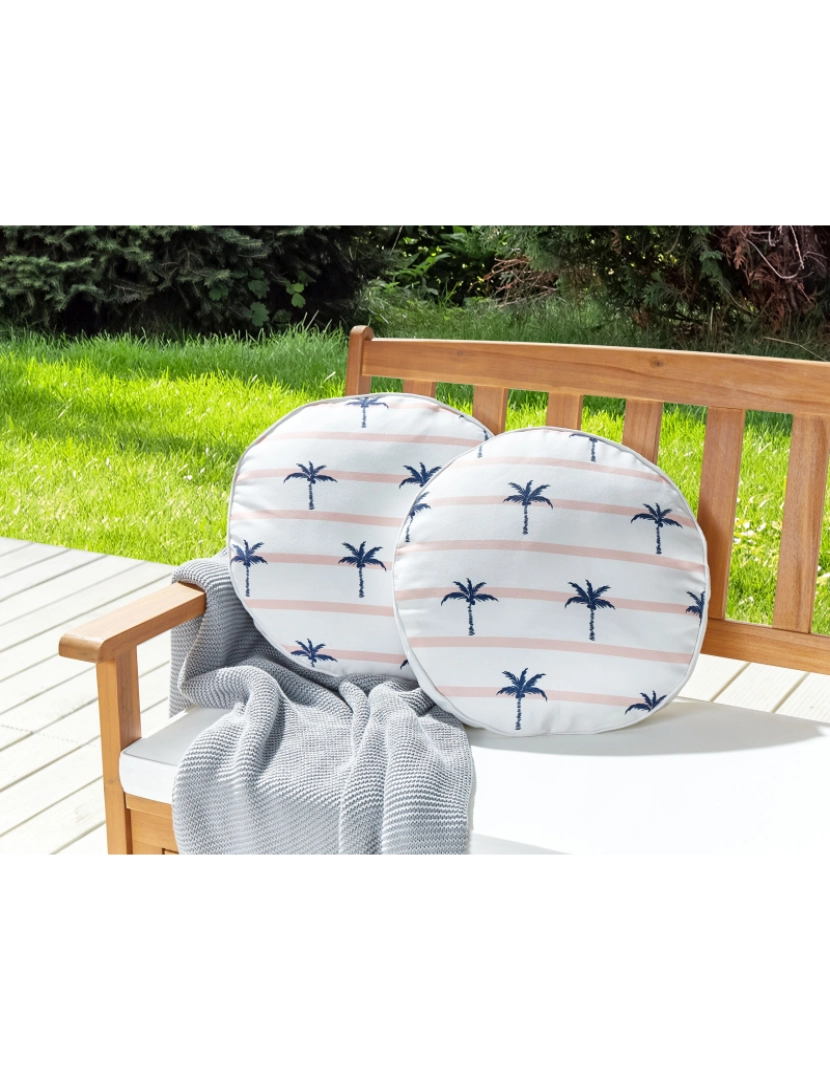 imagem de Conjunto de 2 almofadas decorativas de jardim com padrão de palmeiras branco ⌀ 40 cm MOLTEDO2