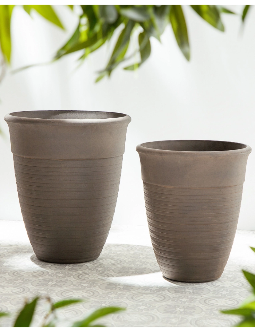 imagem de Conjunto de 2 vasos para plantas em pedra castanha 50 x 50 x 58 cm KATALIMA2