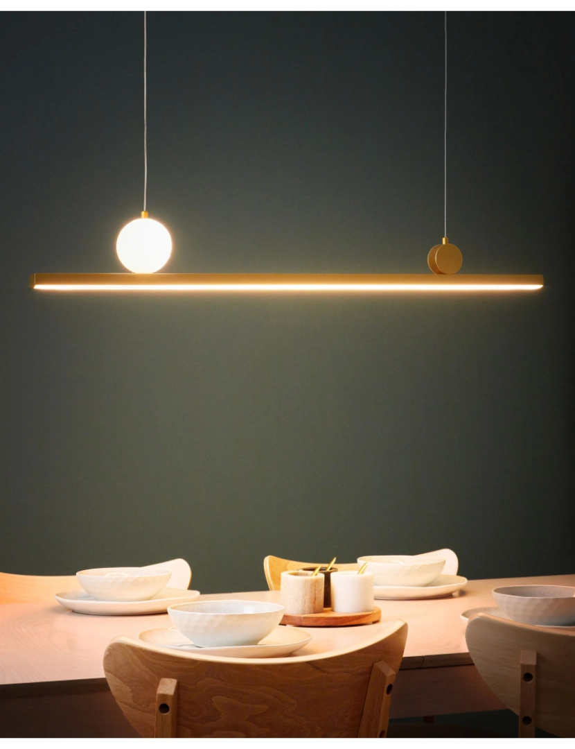 imagem de Candeeiro suspenso LED em metal dourado de design moderno para cozinha ou sala de destaque2