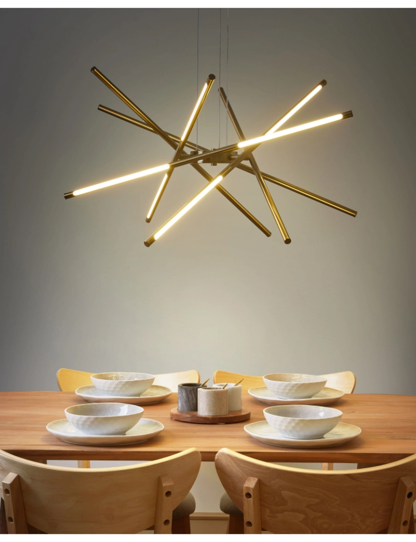 imagem de Candeeiro suspenso LED em metal dourado de design moderno para cozinha ou sala de destaque2