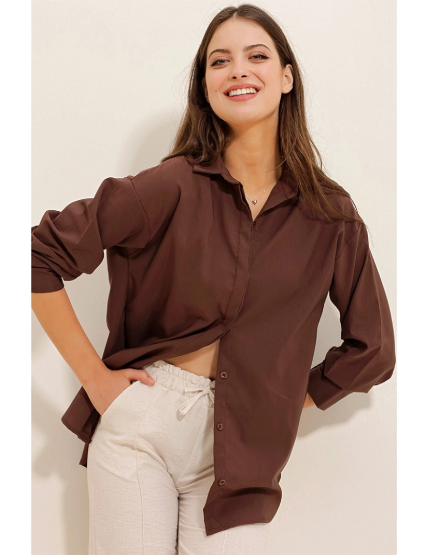 Defile - Camisa de Senhora Castanho