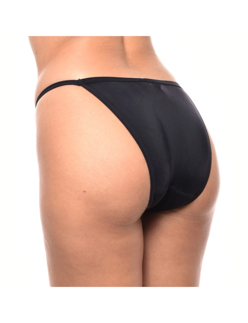 imagem de Tanga fresca 1033695 mulher3