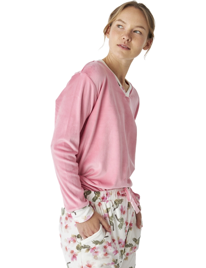 imagem de Pijama de inverno feminino de veludo manga comprida JJB42