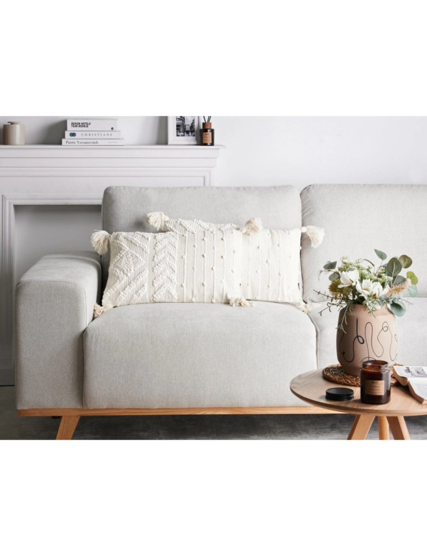 imagem de Conjunto de 2 almofadas decorativas em algodão branco creme 30 x 50 cm com franjas para quarto ou sala3