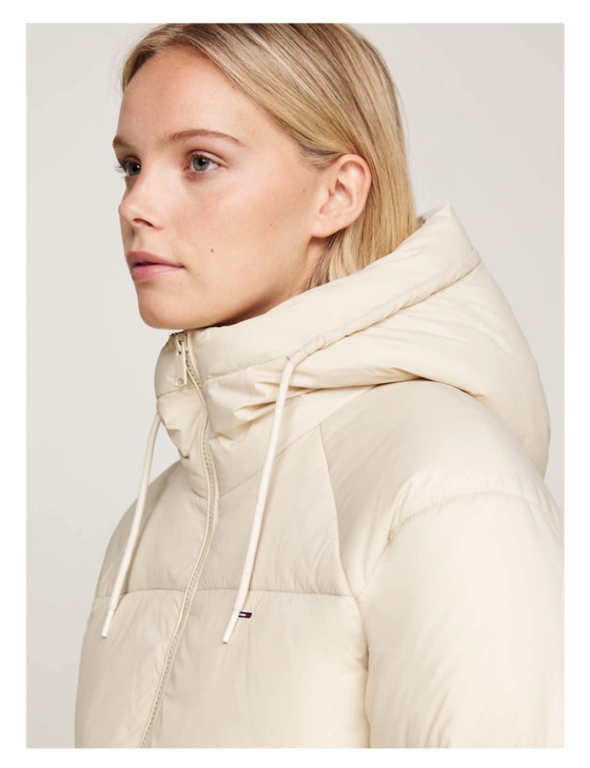 imagem de Jaqueta Tommy Jeans Tjw Vail Puffer Ext4