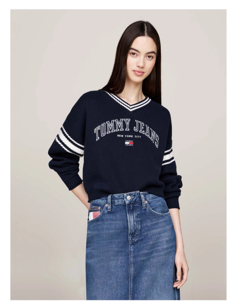 imagem de Tommy Jeans Sweater Tjw Crp Varsity V-Ne2