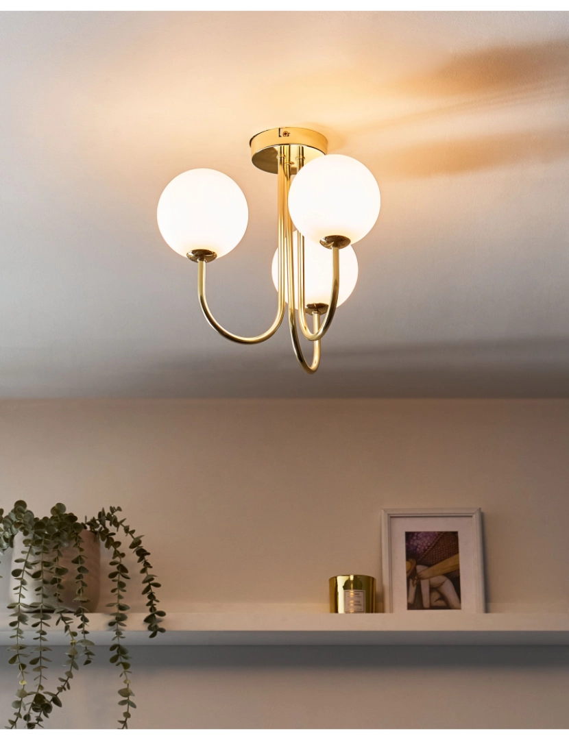 imagem de Candeeiro de teto para 3 luzes em vidro e ferro branco e dourado estilo moderno glamouroso para sala de estar3